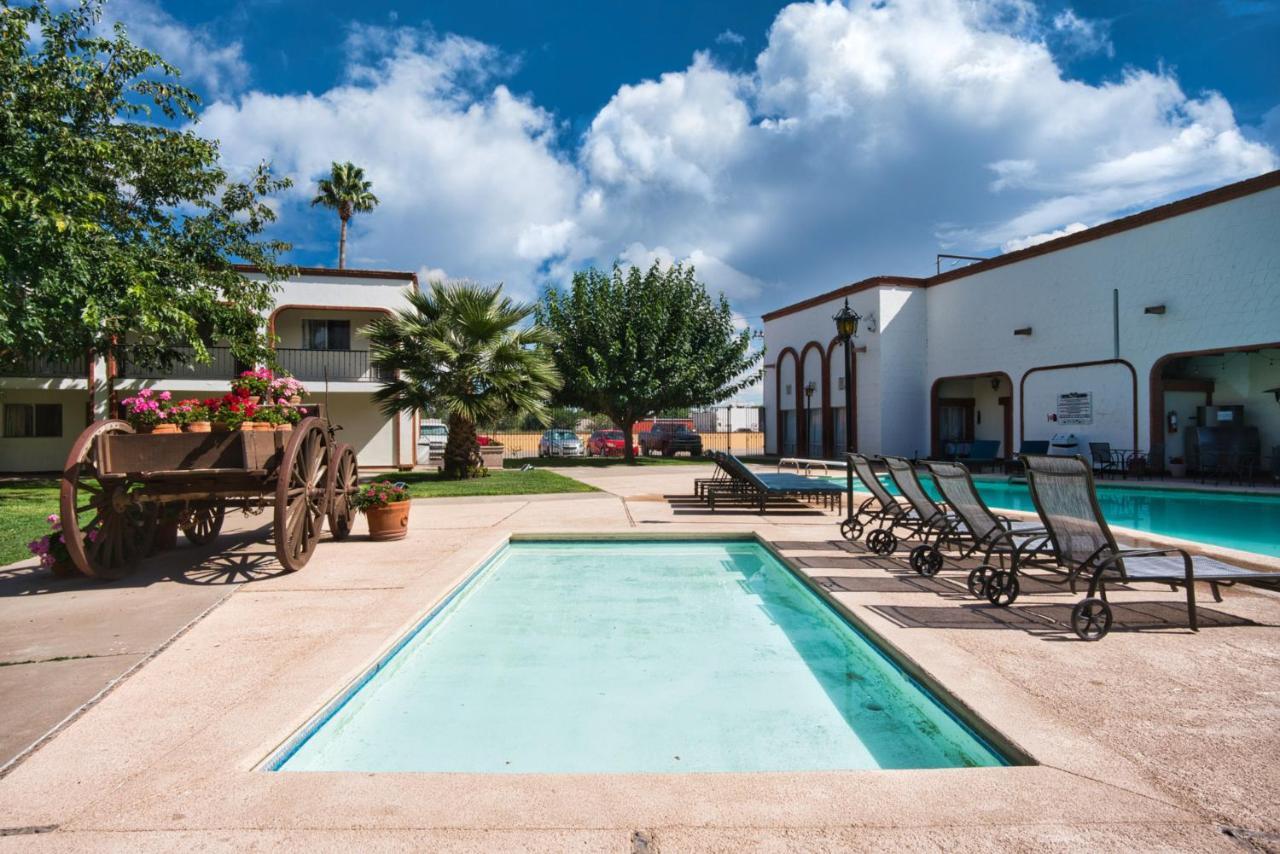 Hotel Hacienda Nuevo Casas Grandes Eksteriør bilde