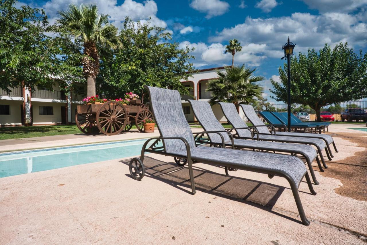 Hotel Hacienda Nuevo Casas Grandes Eksteriør bilde