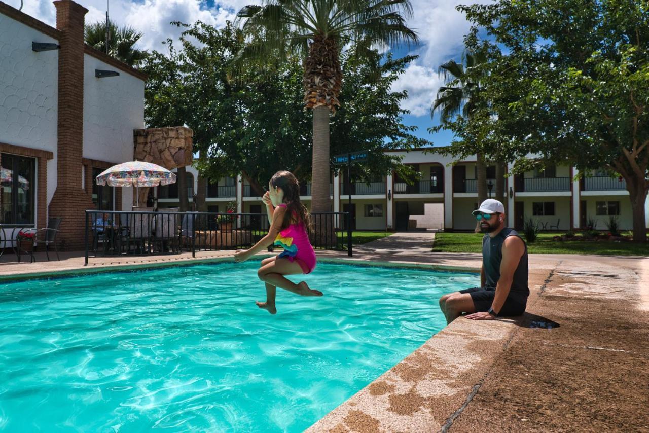 Hotel Hacienda Nuevo Casas Grandes Eksteriør bilde