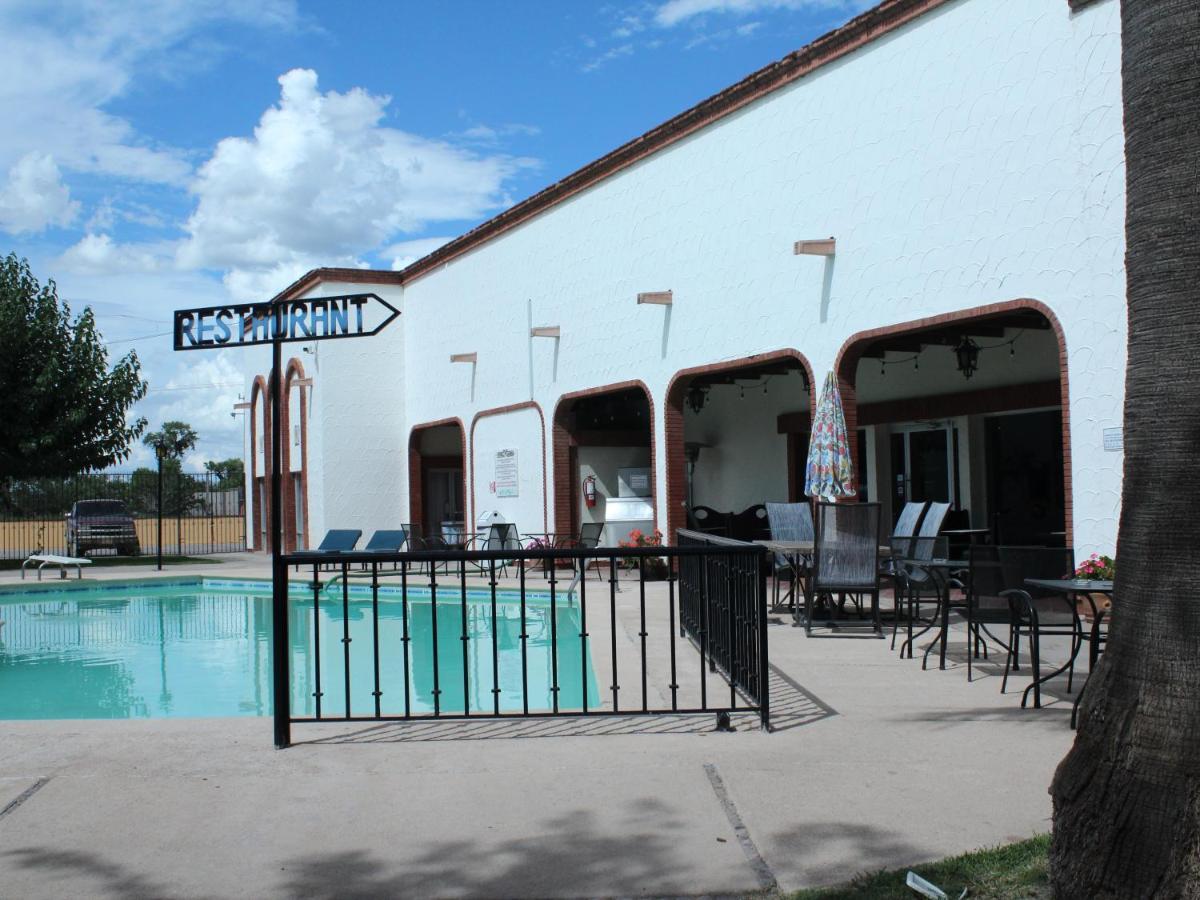 Hotel Hacienda Nuevo Casas Grandes Eksteriør bilde